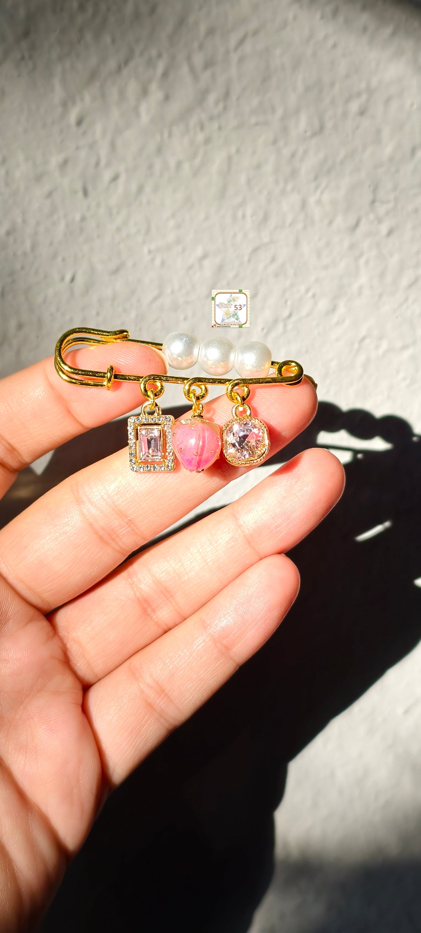 Sparkling floral brooch