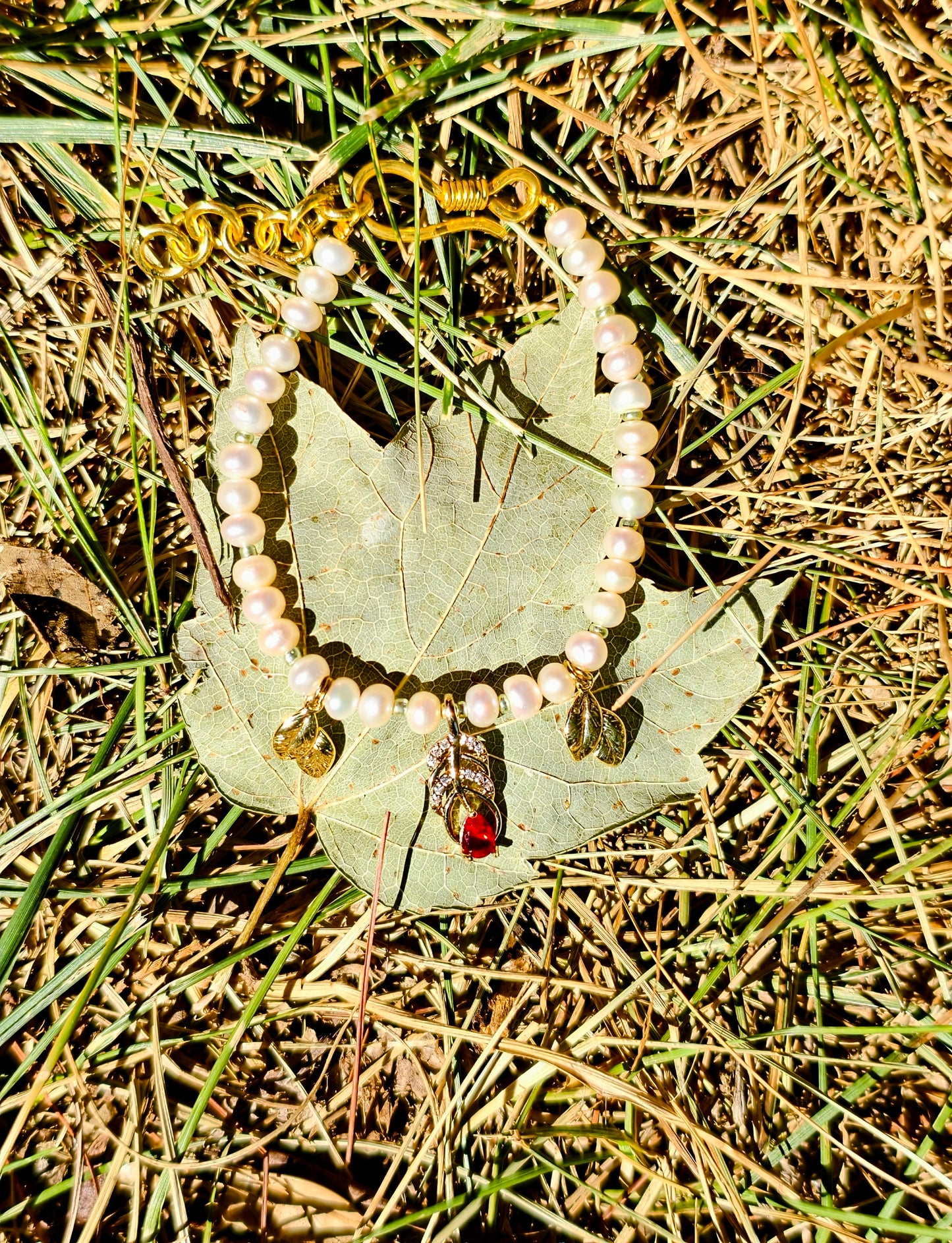 Quill freshwater pearl bracelet