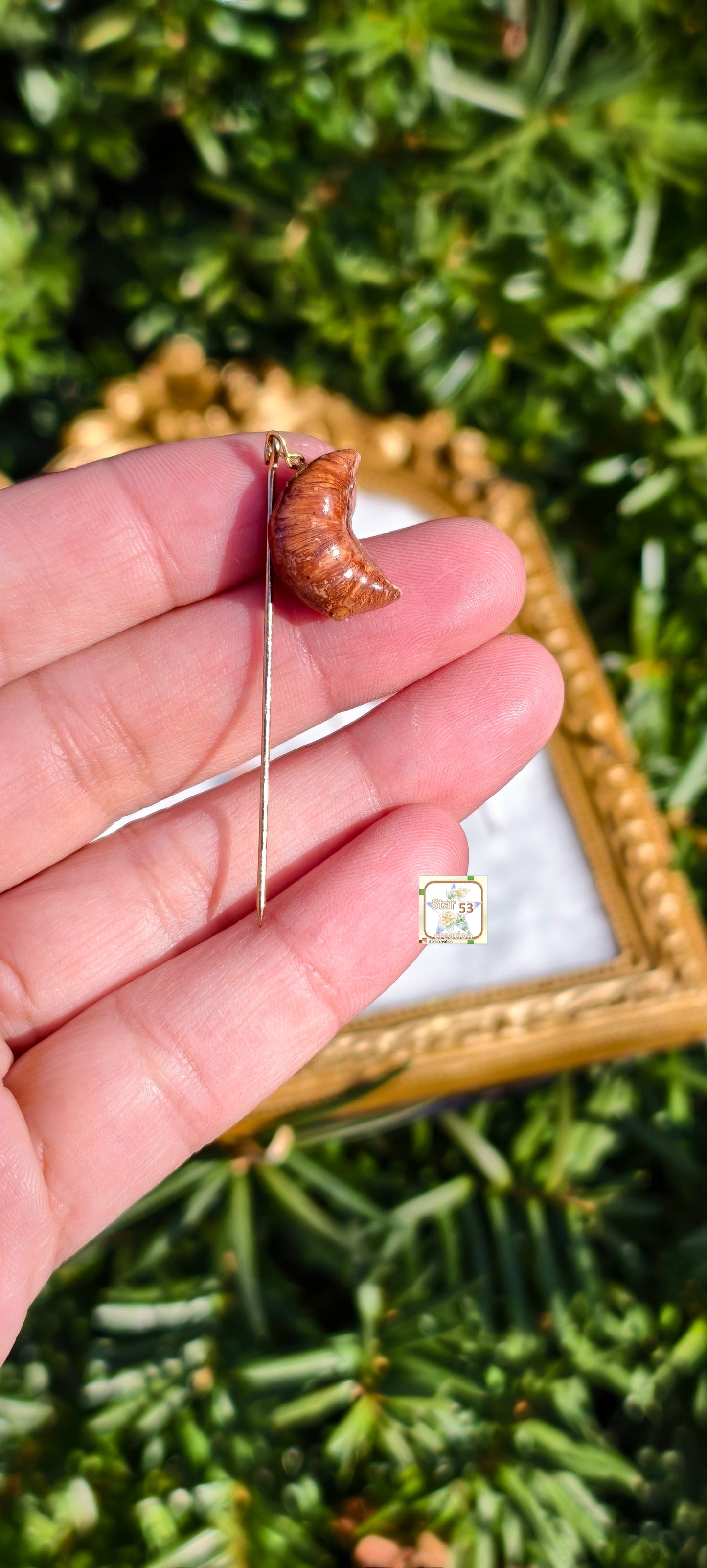 Brown Tribe pins, set of 5