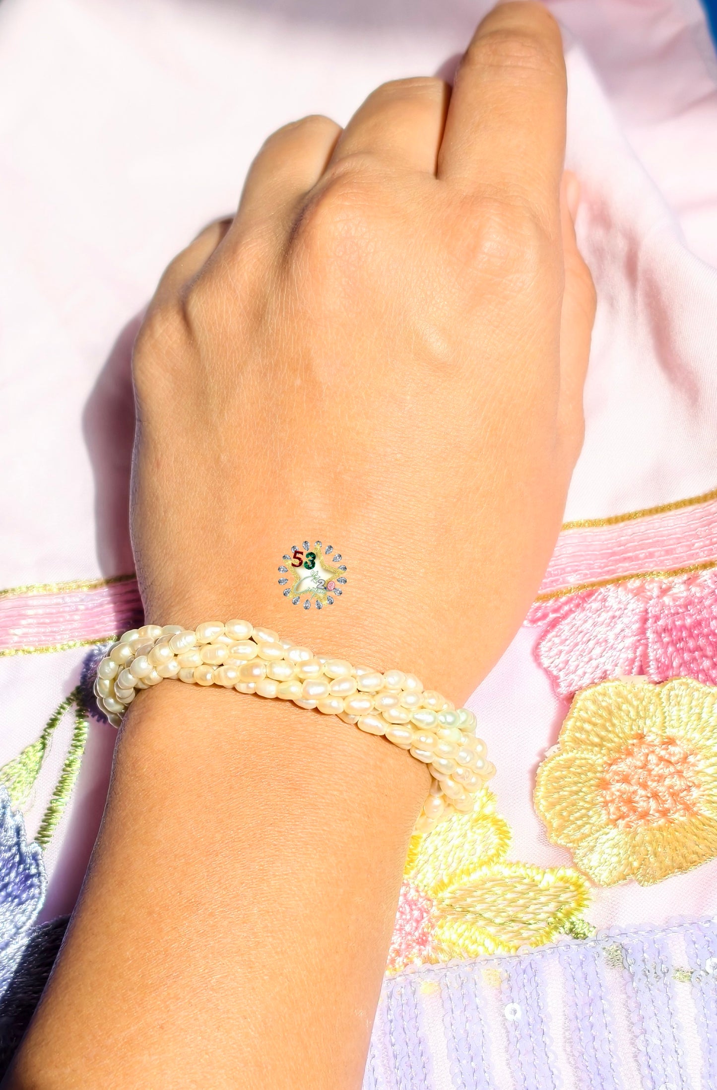 Twirl freshwater pearl bracelet
